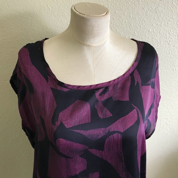 Shimmery Purple High-Low Shell Top - Picture 5 of 7
